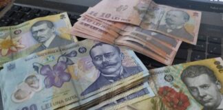 Elevii și studenții își cumpără calculatoare din banii statului