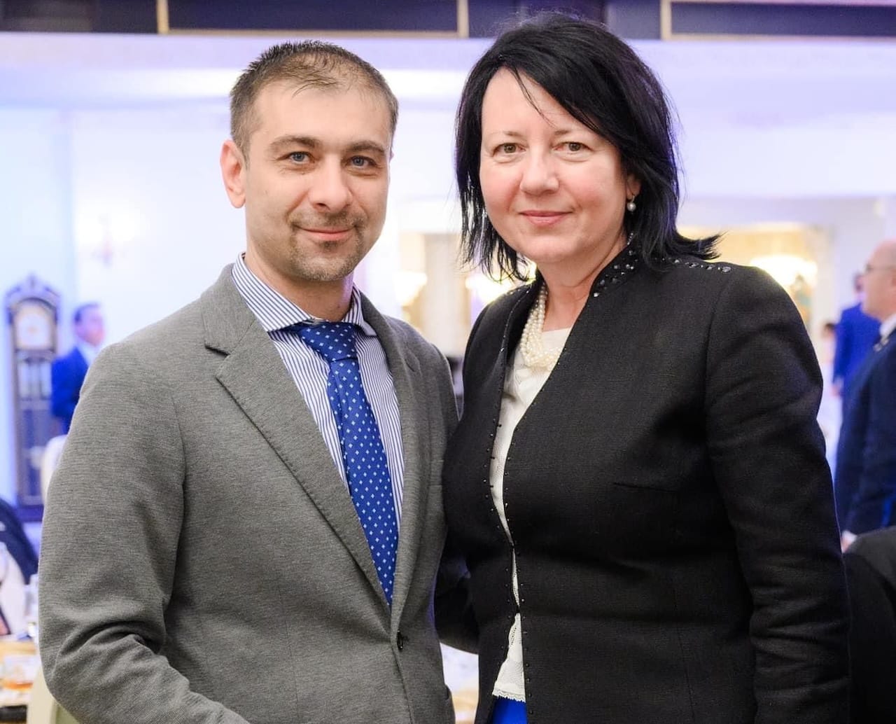 , Doru Dăncuș, primarul de Baia Mare și președintele PSD Maramureș, Gabriel Zetea votează Crina Chilat la Camera Deputaților (PE), TransilvaniaTV.ro
