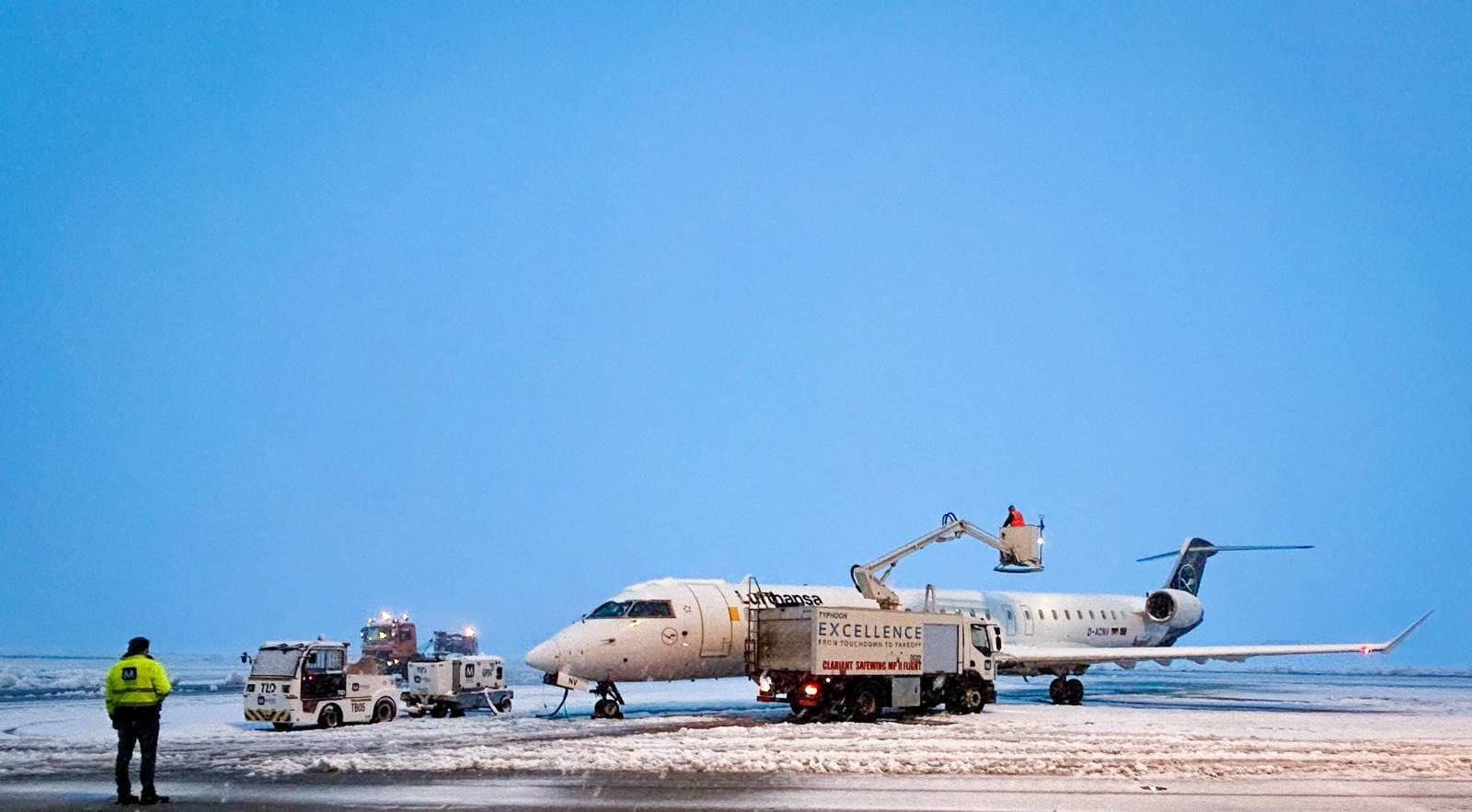 , Un avion nu a putut ateriza la Sibiu din cauza vântului puternic şi a fost redirecţionat la Cluj, TransilvaniaTV.ro