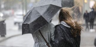 Vreme urâtă în week-end. Alertă de ploi, vijelii și grindină