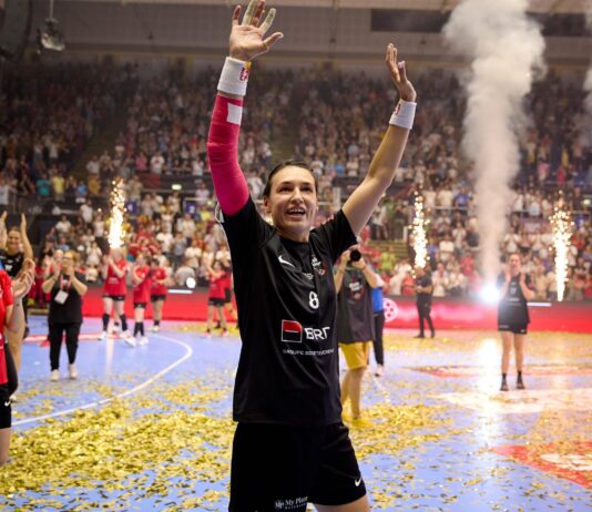 Cristina Neagu și-a încheiat cariera sportivă. Nicușor Dan a fost prezent la ultimul meci