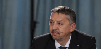 România educată: cadrele didactice care dau prea multe teme vor fi atenționate