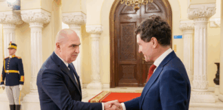 Prima ședință a guvernului fără presă! Magicianul Bolojan începe cura de slăbire a statului român