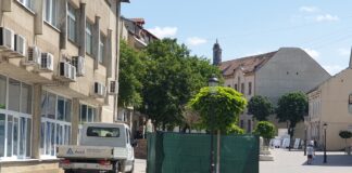 Avarii la conducta de apă care asigură udarea spațiilor verzi din centrul Zalăului