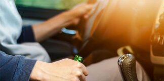 S-a urcat băut la volan deși avea permisul suspendat