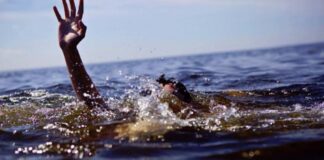 A murit înecată sub ochii surorii