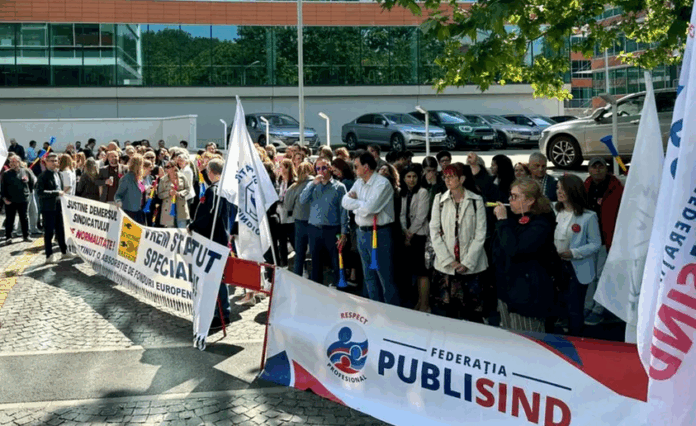 Screenshot 2025-07-04 at 15-53-03 Ziua 5 de proteste la MIPE salarii mai mici cu 42% pentru cei care gestionează fonduri europene