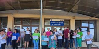 Protest la Casa Județeană de Pensii Sălaj. S-a oprit activitatea!