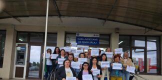 Angajații de la Casa Județeană de Pensii Sălaj își strigă iar drepturile în stradă. Tensiunea e tot mai mare
