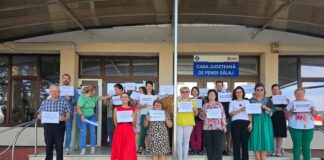 O nouă zi de proteste pentru angajații din casele judeţene de pensii. Revolta este tot mai mare, viața devine tot mai grea