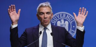 Dragoș Anastasiu și-a dat demisia cu tupeu și cu lacrimi în ochi. Vicepremierul a zis că a dat șpagă de supraviețuire, însă nu a supraviețuit în Guvern