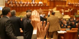 Opoziția joacă tare! Moțiunea de cenzură răstoarnă Guvernul lui Bolojan?