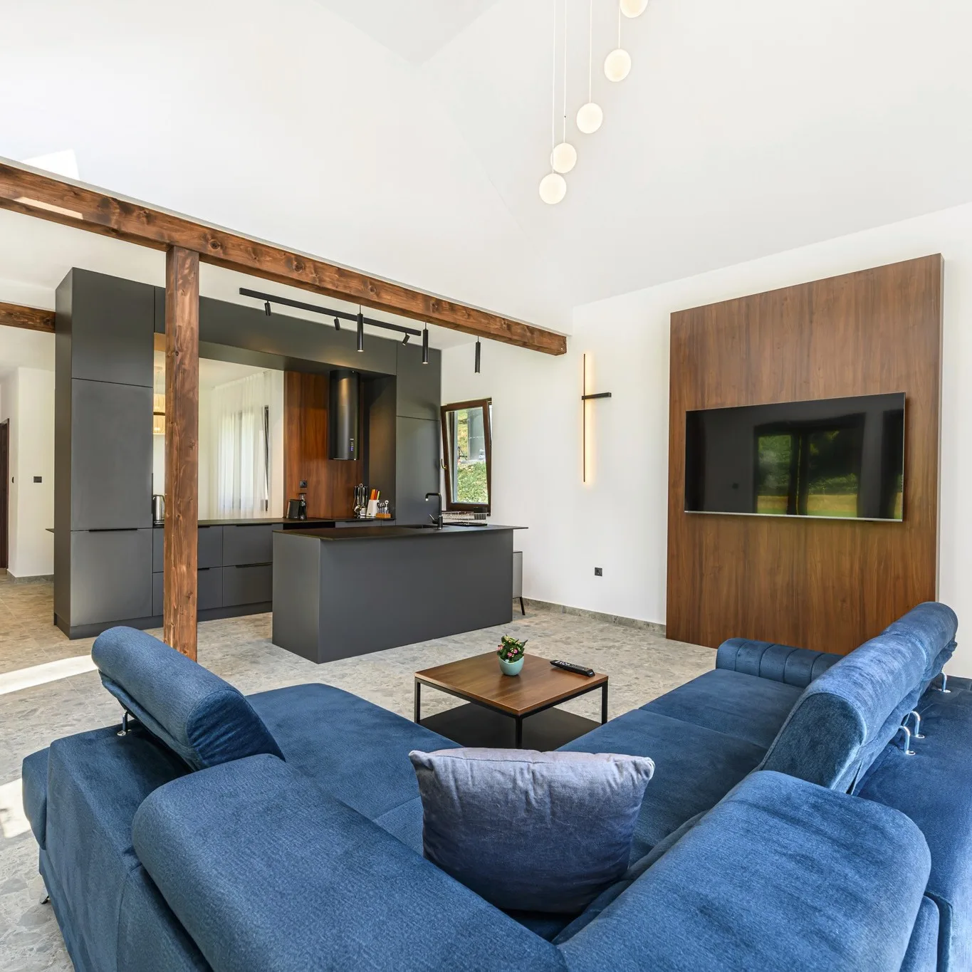 , 8,5 milioane de euro pentru „satul de lux” din Harghita: Eskaperdo Resort pune Târnava Mare pe harta turismului premium din România, TransilvaniaTV.ro
