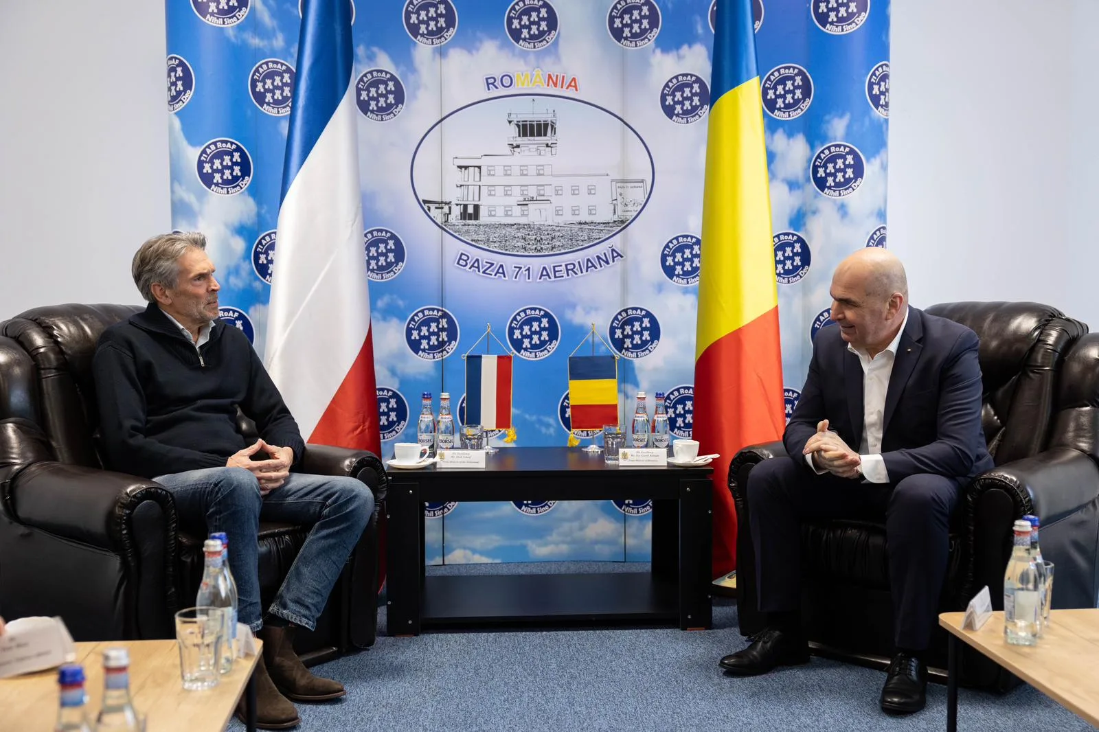 , De la F‑16 la masa de la popotă: Ilie Bolojan și premierul Olandei întăresc scutul NATO la Câmpia Turzii, TransilvaniaTV.ro