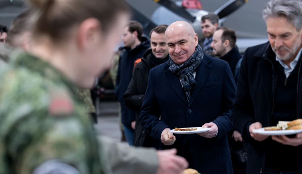 , De la F‑16 la masa de la popotă: Ilie Bolojan și premierul Olandei întăresc scutul NATO la Câmpia Turzii, TransilvaniaTV.ro