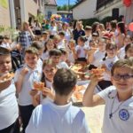 , Peste 200 de copii au pictat scoici la Zalău de 1 Iunie: Adela by Denta Clinic transformă arta în caritate, TransilvaniaTV.ro