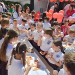 , Peste 200 de copii au pictat scoici la Zalău de 1 Iunie: Adela by Denta Clinic transformă arta în caritate, TransilvaniaTV.ro